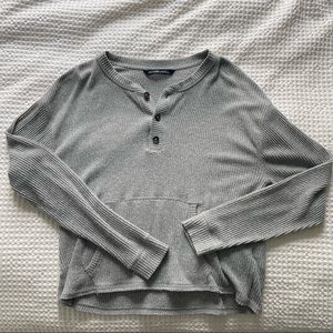 Abercrombie cropped Henley. Size L